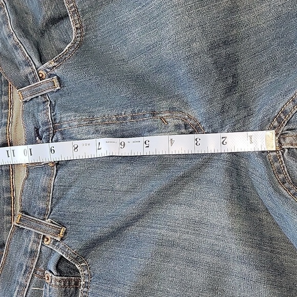 Levi's 559 Relaxed Fit Straight Leg Jeans, Size 33x32, Great Used Condition - Picture 5 of 14